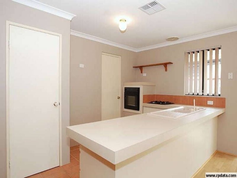4 Granada Way, Ellenbrook WA 6069