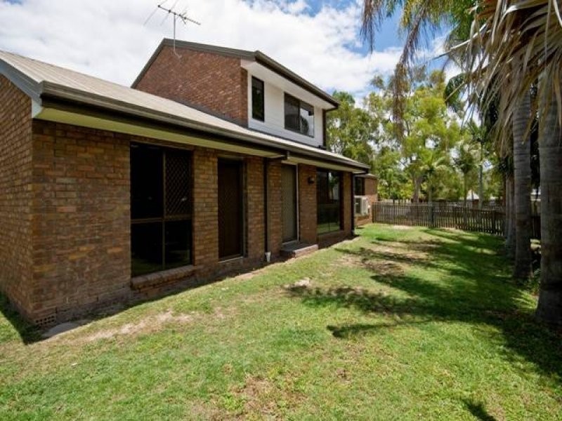9 Willow Street, Woodridge QLD 4114