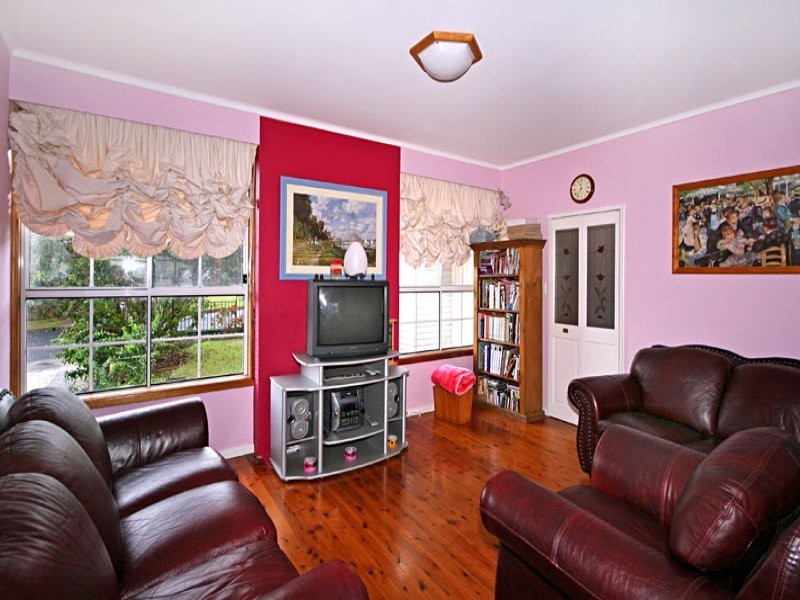 9 Auburn Street, Point Frederick NSW 2250