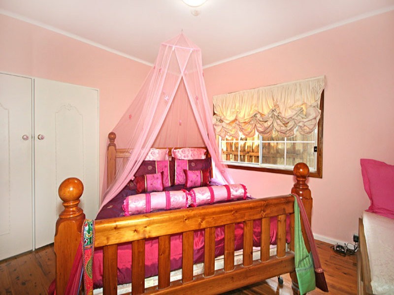 9 Auburn Street, Point Frederick NSW 2250