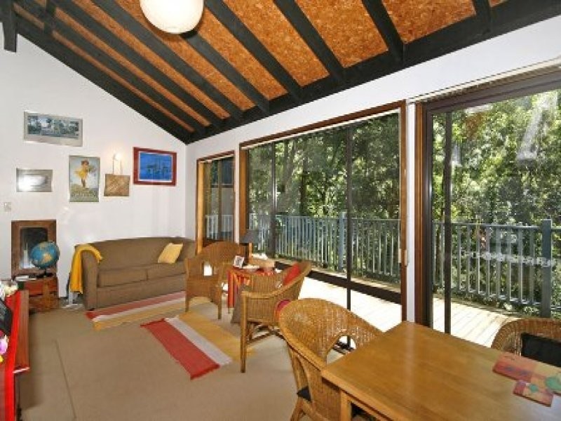 15 Rubie Crescent, East Gosford NSW 2250