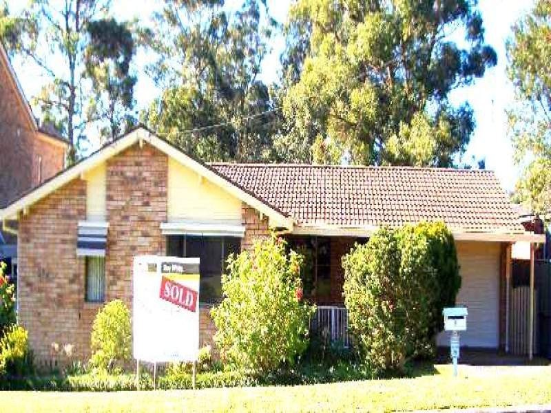 8 Kuburra Road, Erina NSW 2250