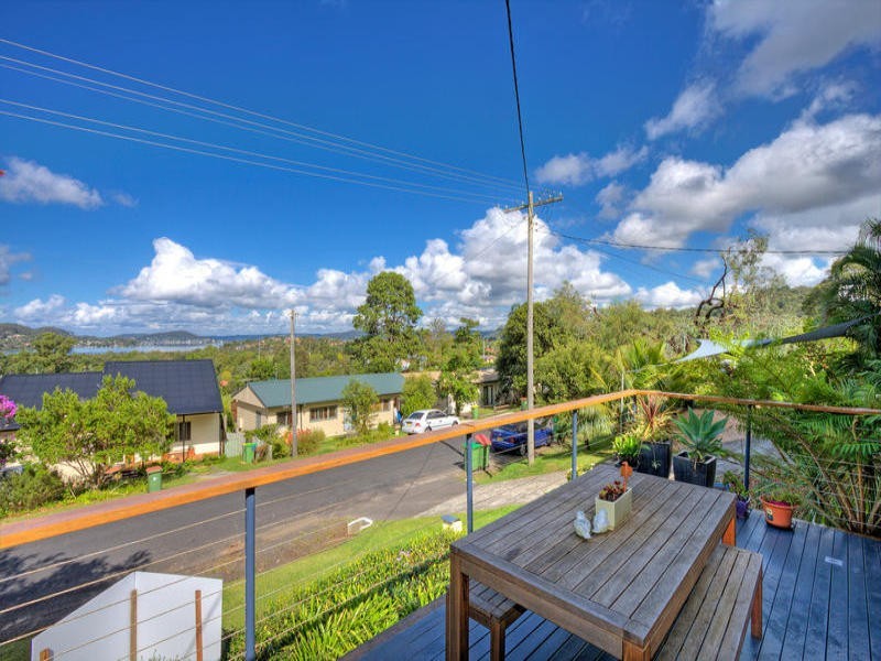 27 Headlam Parade, Springfield NSW 2250