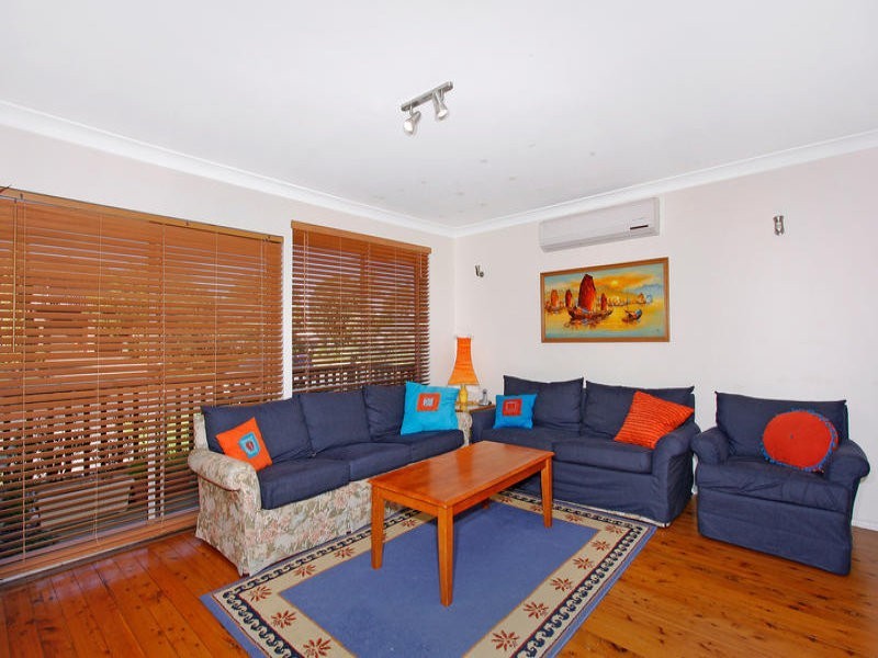 13 Lock Avenue, Springfield NSW 2250