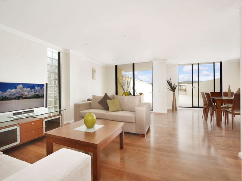2/24 – 26 Watt Street, Gosford NSW 2250