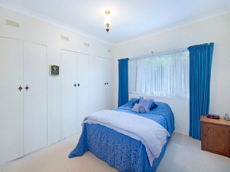 5 The Grove, Wyoming NSW 2250