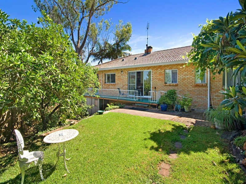 5 The Grove, Wyoming NSW 2250