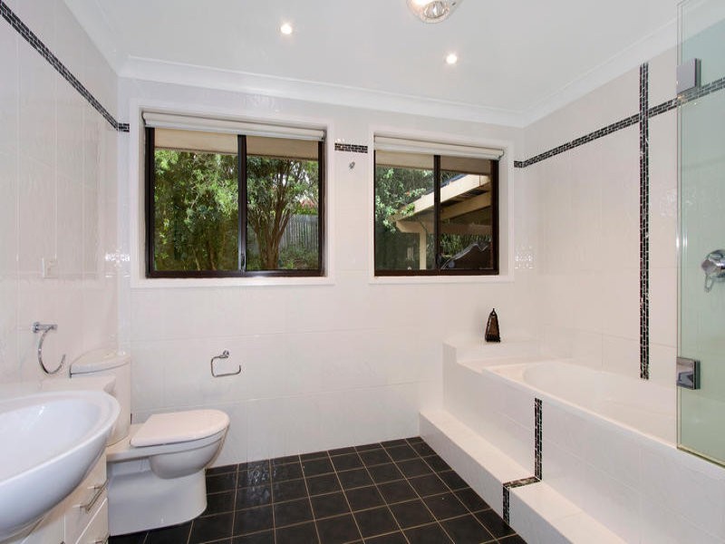 72 James Sea Dr, Green Point NSW 2251