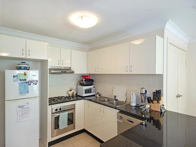 8/1 Batley Street, Gosford NSW 2250