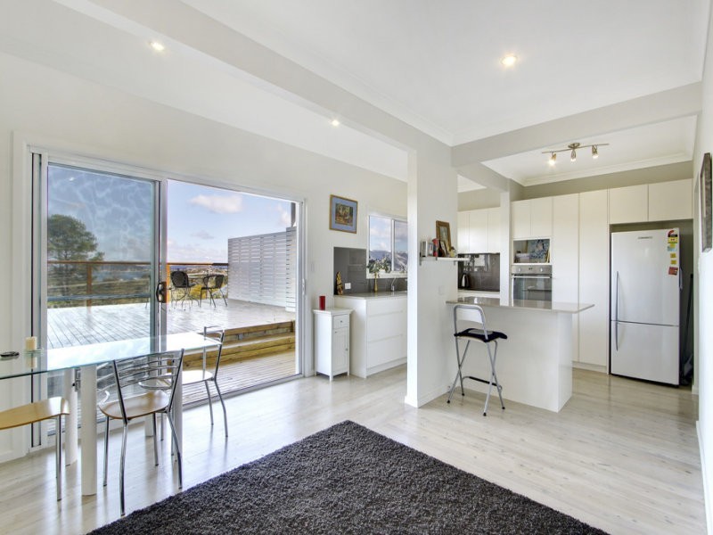 33 Headlam Parade, Springfield NSW 2250