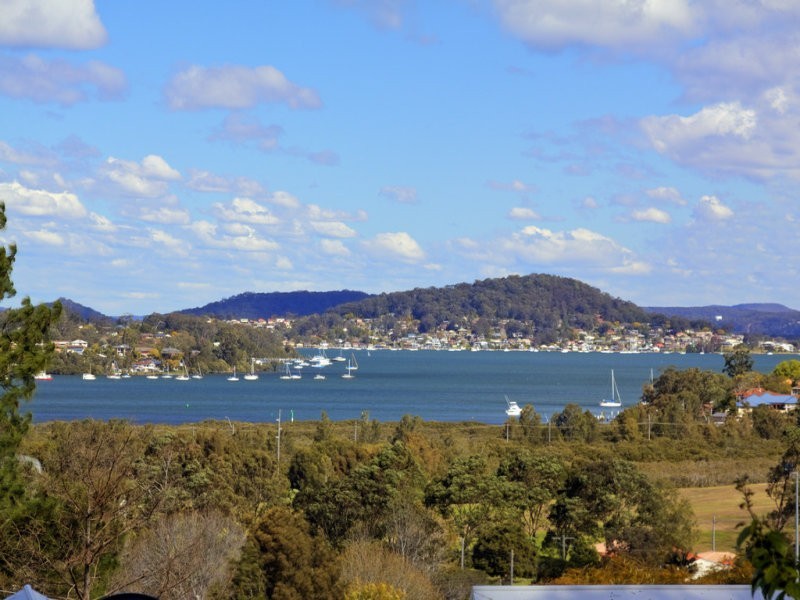 33 Headlam Parade, Springfield NSW 2250