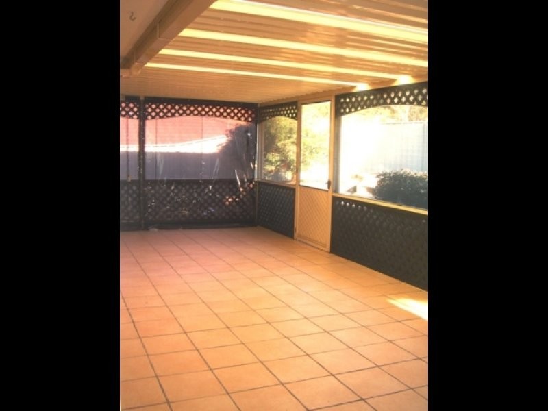 4 Merideth Place, Green Point NSW 2251