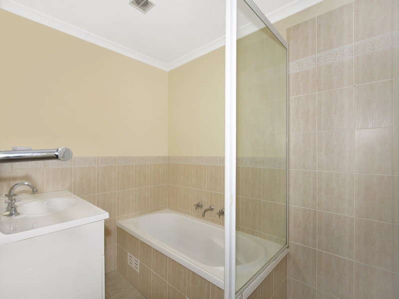 1/54 Karalta Road, Erina NSW 2250