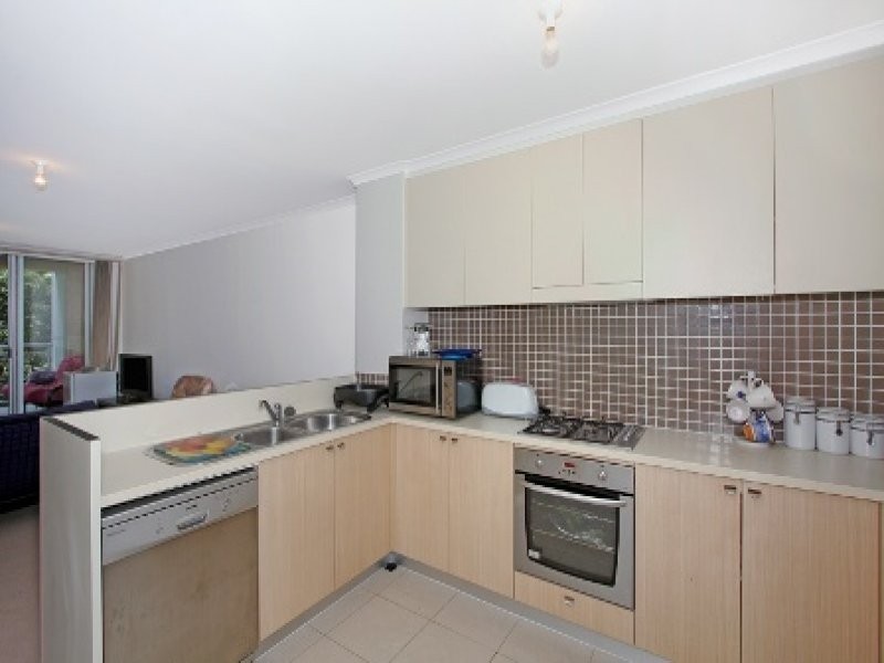 372/80 John Whiteway Drive, Gosford NSW 2250
