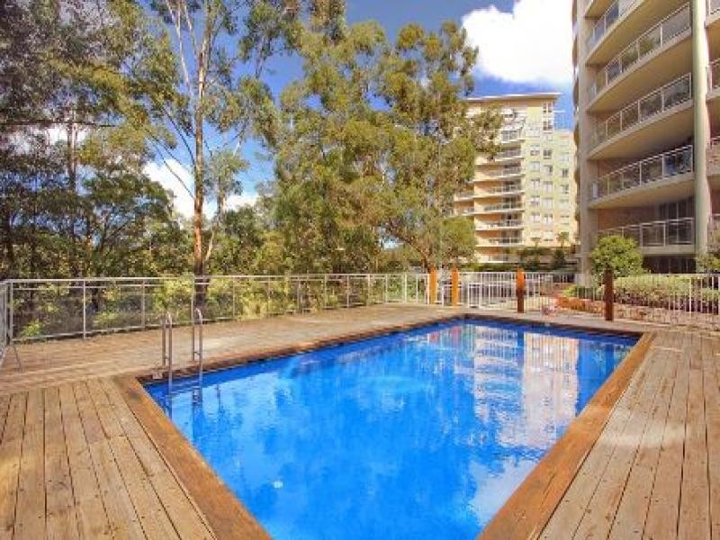 372/80 John Whiteway Drive, Gosford NSW 2250