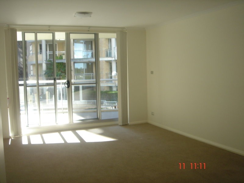 345/80 John Whiteway Drive, Gosford NSW 2250