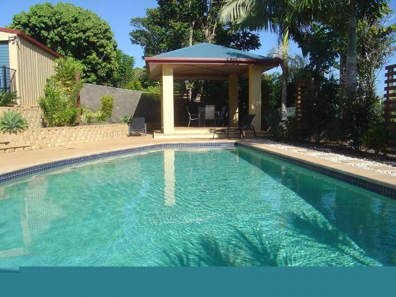 18 Wharf Road, Bli Bli QLD 4560