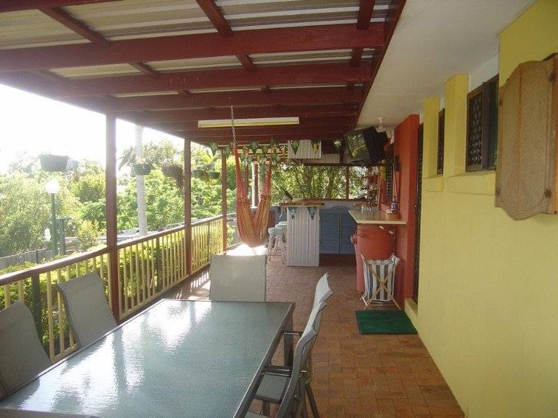 18 Wharf Road, Bli Bli QLD 4560