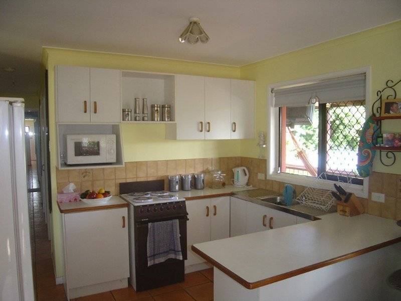 18 Wharf Road, Bli Bli QLD 4560