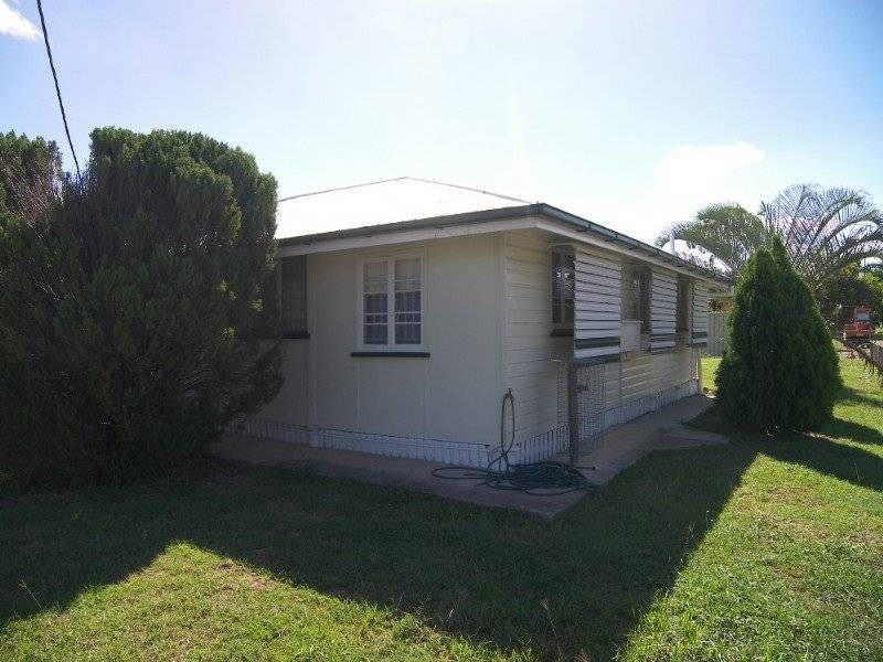 64 Main Street, Park Avenue QLD 4701