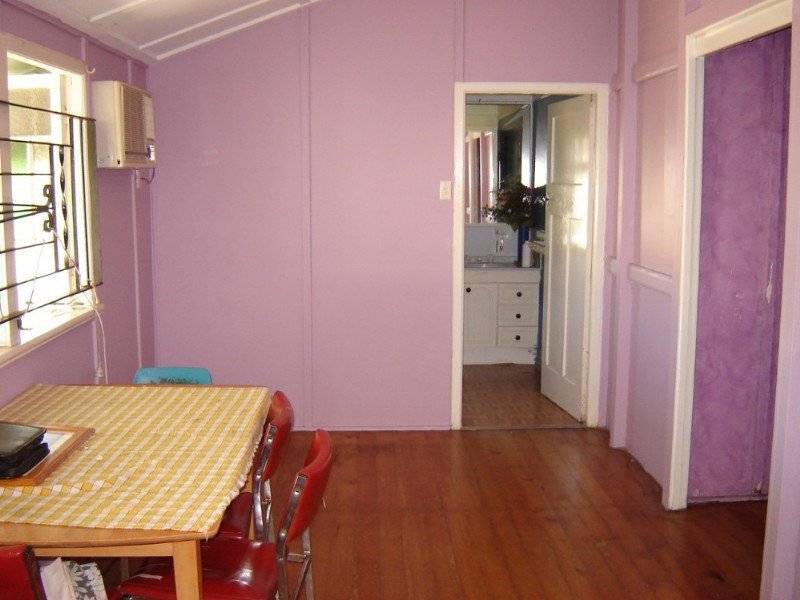 16 Medcraf street, Park Avenue QLD 4701