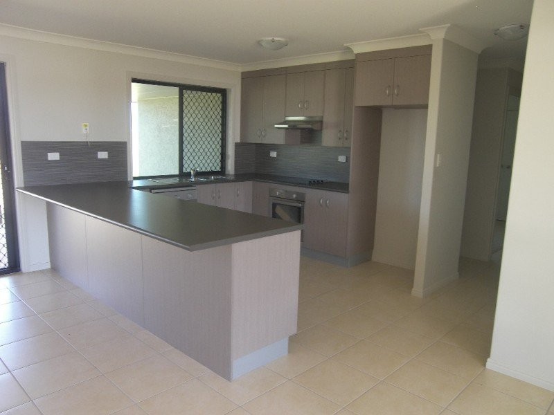 12 Sturt Crt, Gracemere QLD 4702