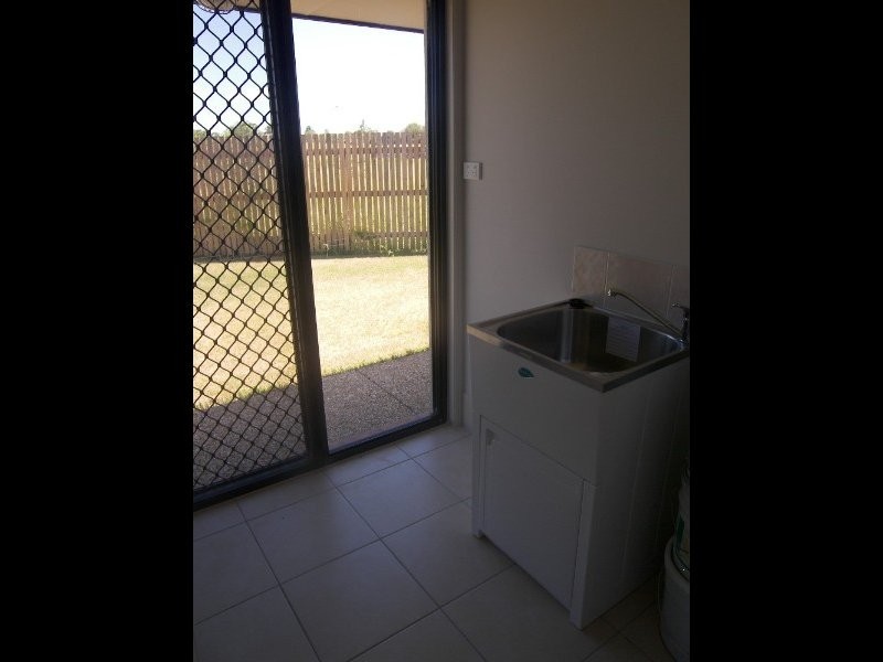 12 Sturt Crt, Gracemere QLD 4702