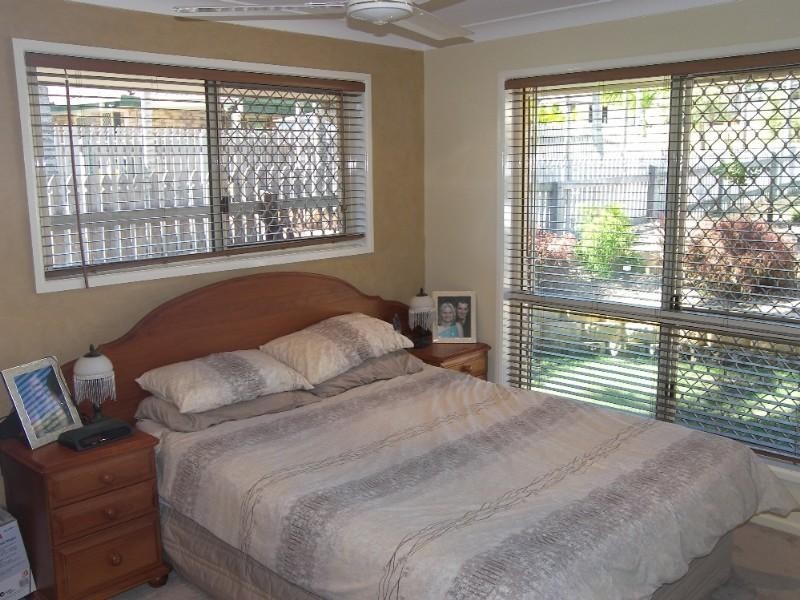 27A Van Haeren Street, Kawana QLD 4701