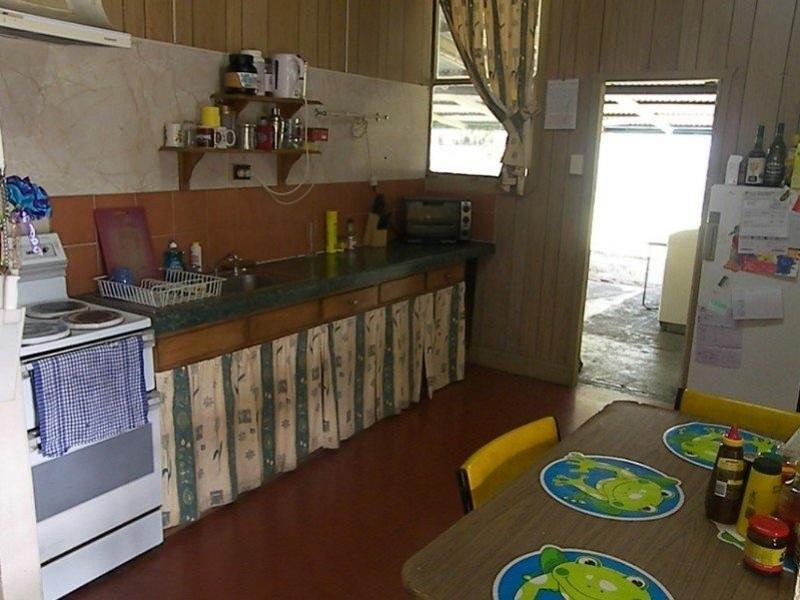 294 East Street, Depot Hill QLD 4700