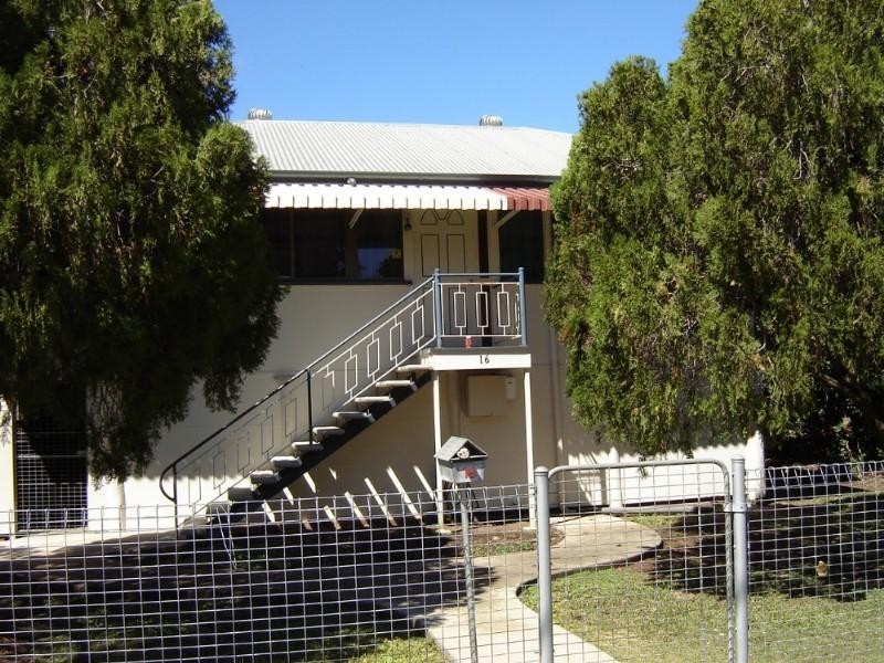 16 Medcraf street, Park Avenue QLD 4701