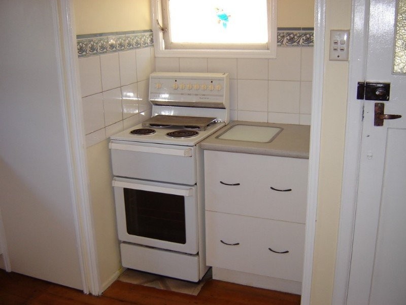 16 Medcraf street, Park Avenue QLD 4701