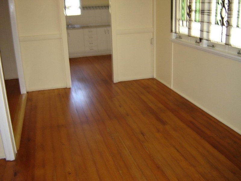 16 Medcraf street, Park Avenue QLD 4701