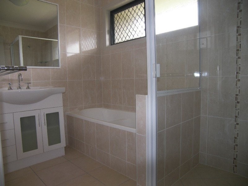 12 Sturt Crt, Gracemere QLD 4702