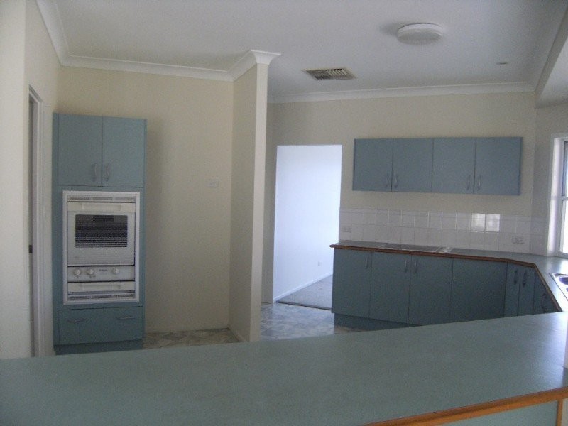 70 Fons Drive, Glendale QLD 4711