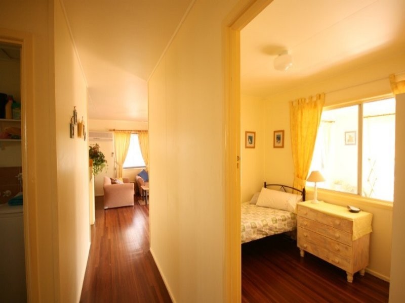 18 owen Jenkins Drive, Sarina Beach QLD 4737