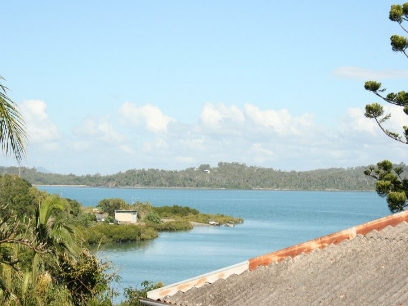 20 Coast Rd, Sarina QLD 4737 the real estate agency Withdrawn