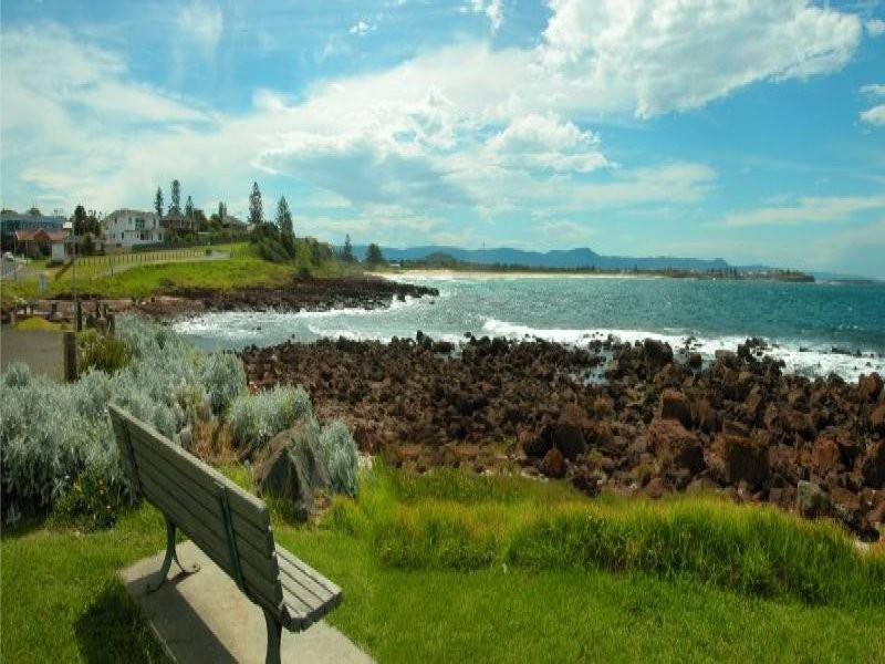 2 Towns Street, Shellharbour NSW 2529