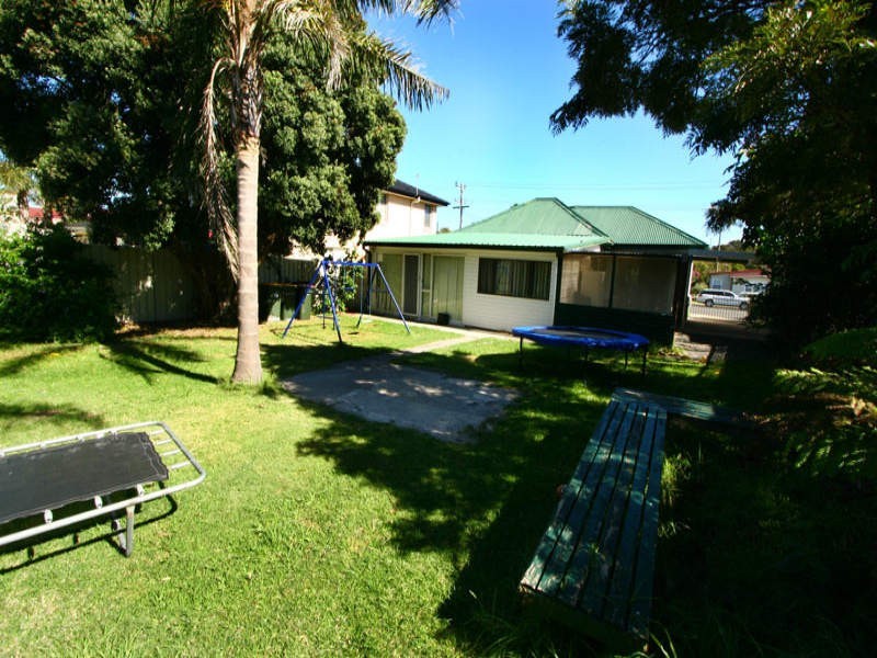 51 Osborne Parade, Warilla NSW 2528