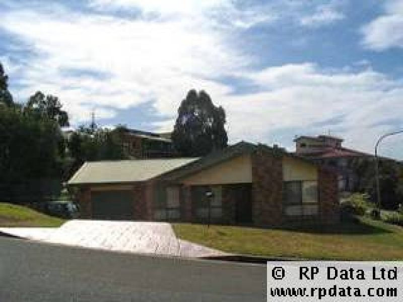 11 Murrogun Crescent, Cordeaux Heights NSW 2526
