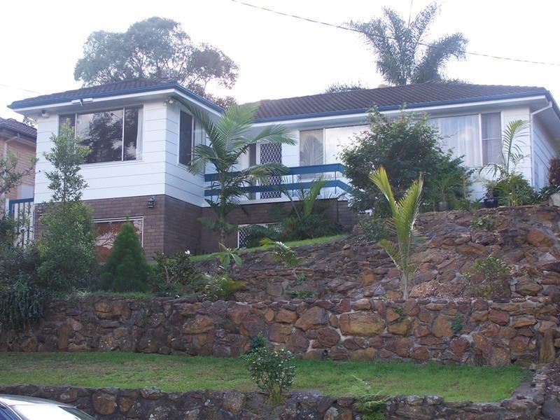 42 Stanley Avenue, Farmborough Heights NSW 2526