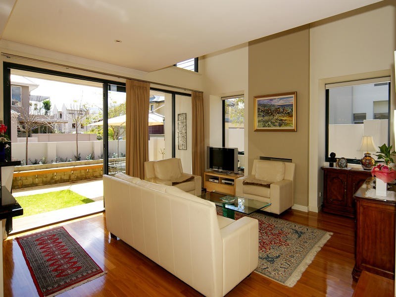 10 Trillo Road, Subiaco WA 6008