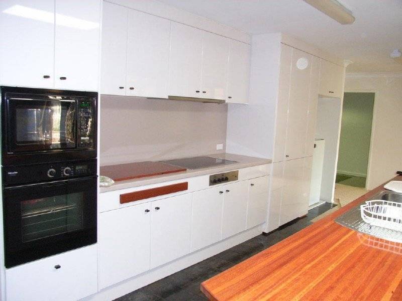 6 Kingston Pl, Abbotsbury NSW 2176