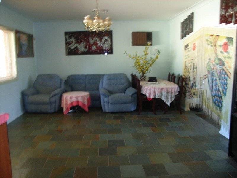 10 Angle Vale Rd, Edensor Park NSW 2176