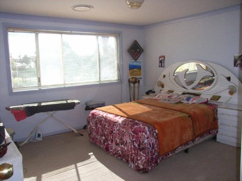 10 Angle Vale Rd, Edensor Park NSW 2176