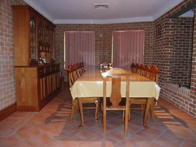 4 Sparta Close, Bossley Park NSW 2176