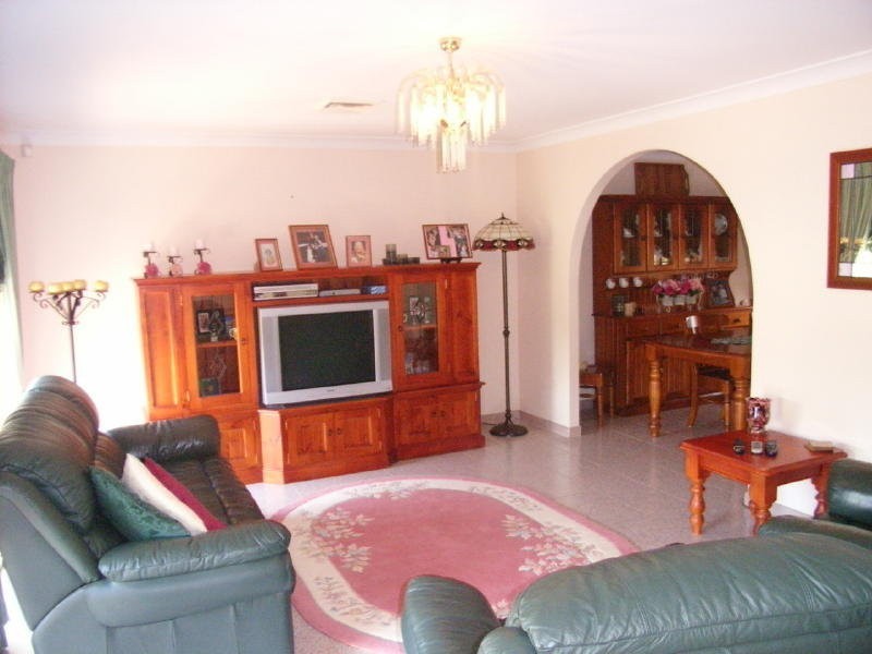 5 Reynella Close, Edensor Park NSW 2176