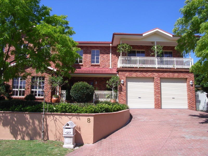 8 Comin Place, Abbotsbury NSW 2176