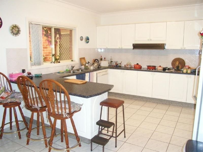 8 Comin Place, Abbotsbury NSW 2176