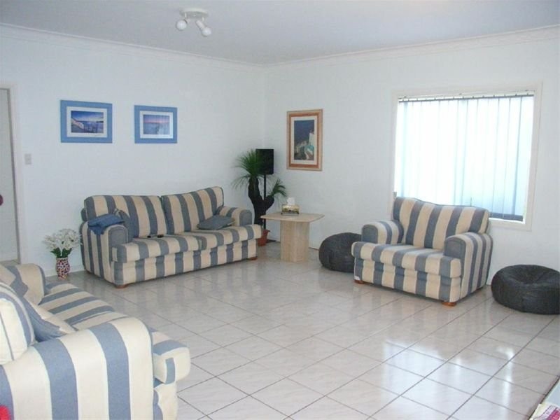 8 Comin Place, Abbotsbury NSW 2176