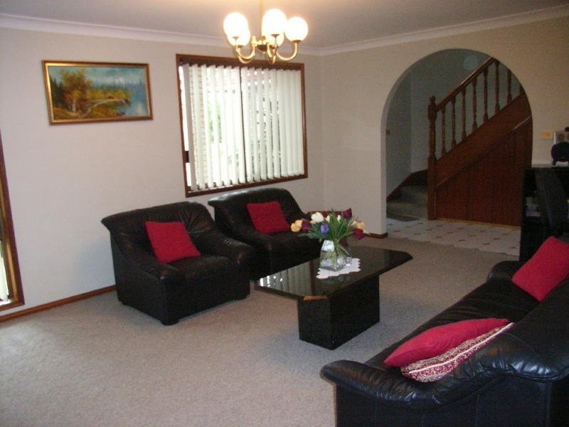 18 Boronia Road, Bossley Park NSW 2176